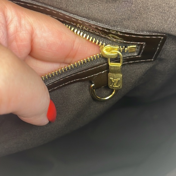 Louis Vuitton Amarante Wilshire Monogram Vernis MM Bag - Picture 15 of 16